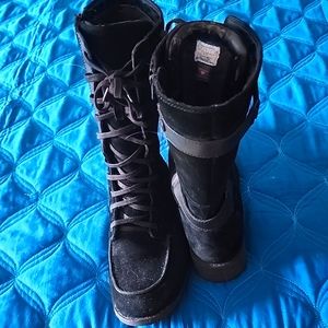 Black Women's Lace-Up Boots